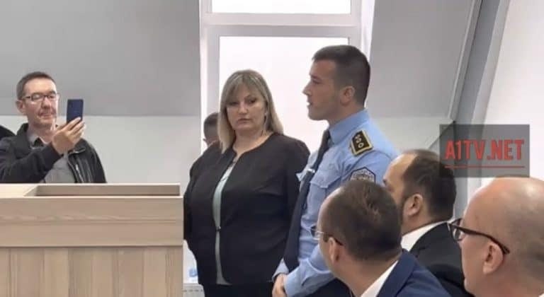 Srbi napustili kosovske institucije(video)