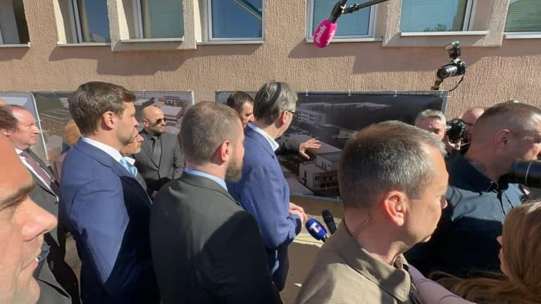 Vučić: Biće Kliničko-bolnički centar (uživo)