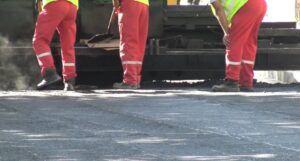 Potpuna obustava saobraćaja na putu Tutin – Vuča zbog asfalterskih radova 31. jula