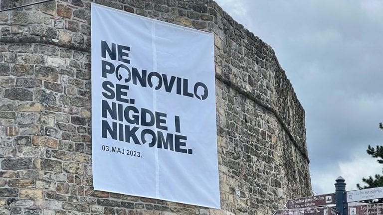 Učenici i profesori iz Novog Pazara večeras u 20h odaju počast ubijenima