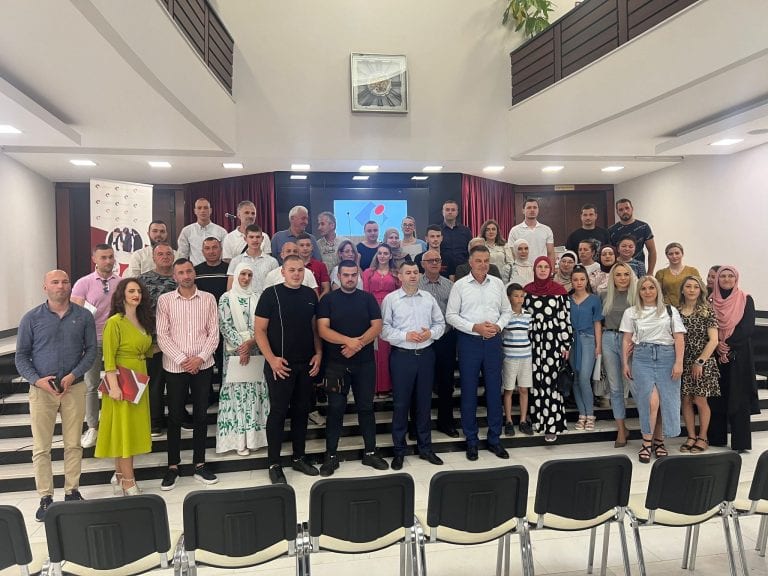 Preko dve stotine nezaposlenih Novopazaraca sada su poslodavci (VIDEO)