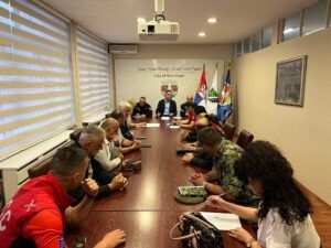 Nakon vremenskih nepogoda gradski štab angažovao mehanizaciju za sanaciju puteva