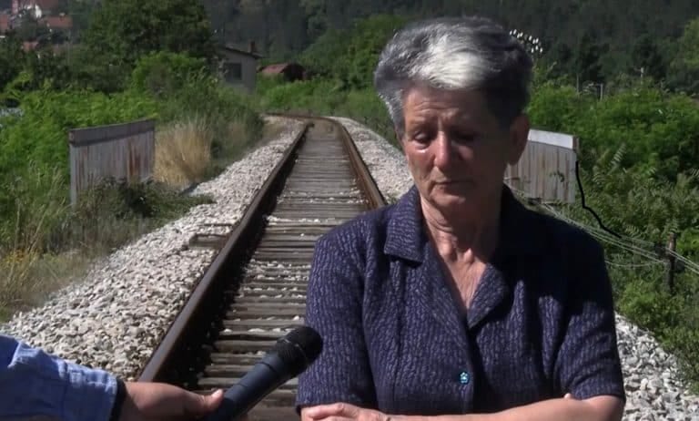 Lola iz Raške sprečila ženu da skoči pod voz