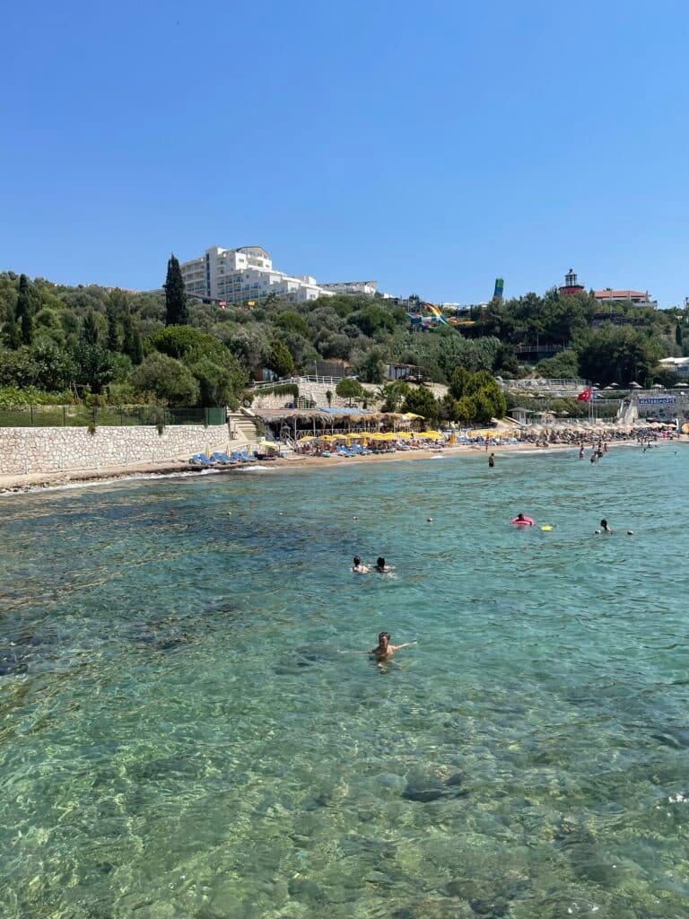 Bez smeštaja i prevoza – Za dan u Crnoj Gori minimalno 100 evra