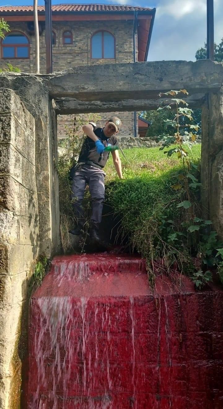 Otkriveno poreklo crvene boje u reci Raški