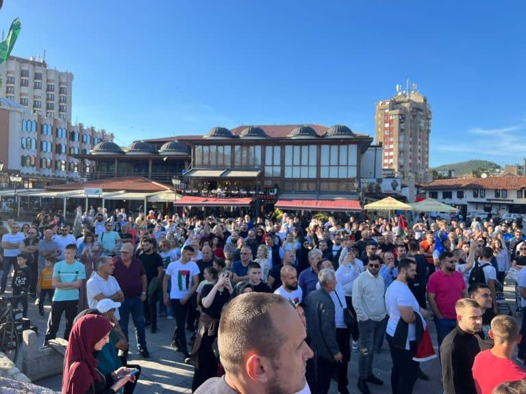 Građani Novog Pazara stali uz narod Palestine (VIDEO)