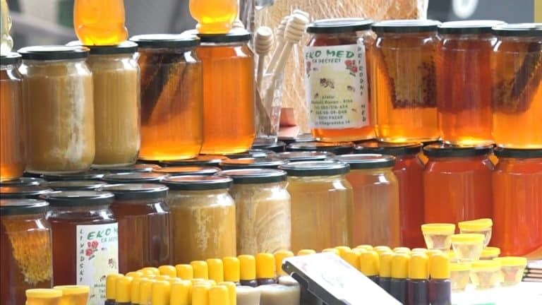 „Dani meda“ u Novom Pazaru, delikates na gradskom šetalištu