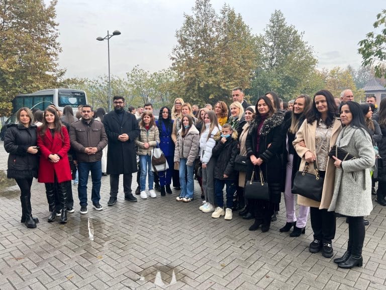 “MAJKO, JA PRVI PUT MOGU DA UDAHNEM PUNIM PLUĆIMA” Dan obolelih od cistične fibroze obeležen u Pazaru (VIDEO)