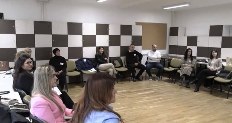 Kako doprineti prevenciji rizičnih ponašanja, nasilja i narkomanije kod adolescenata u Novom Pazaru (VIDEO)