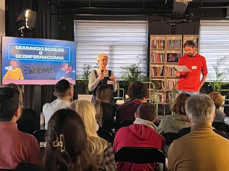 Kako se boriti protiv poplave dezinformacija u Srbiji