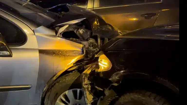 Jedna osoba lakše povređena u lančanom sudaru u Novom Pazaru (VIDEO)