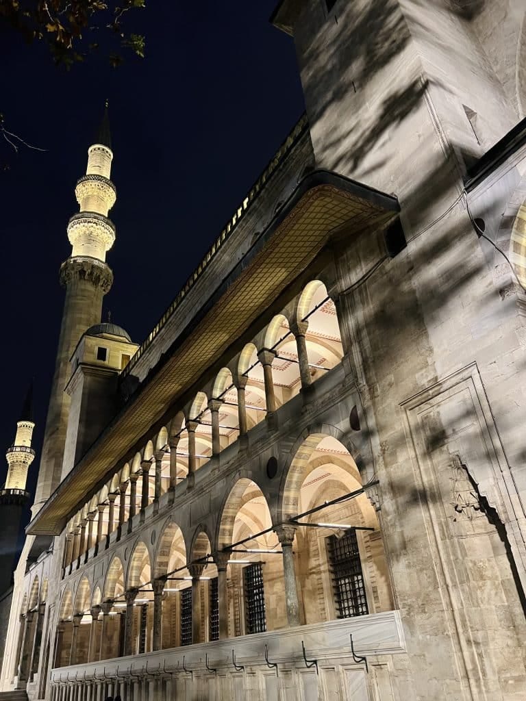 Počeo je Ramazan, mesec mira, praštanja i posta za muslimane