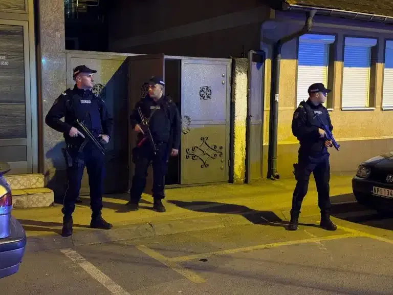 Tri lica uhapšena zbog proizvodnje i stavljanja u promet opojnih droga u Novom Pazaru