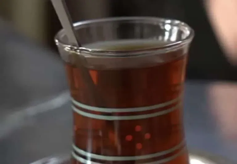 Da li ste znali da vas topli čaj može rashladiti na 40 stepeni? A evo i koji!