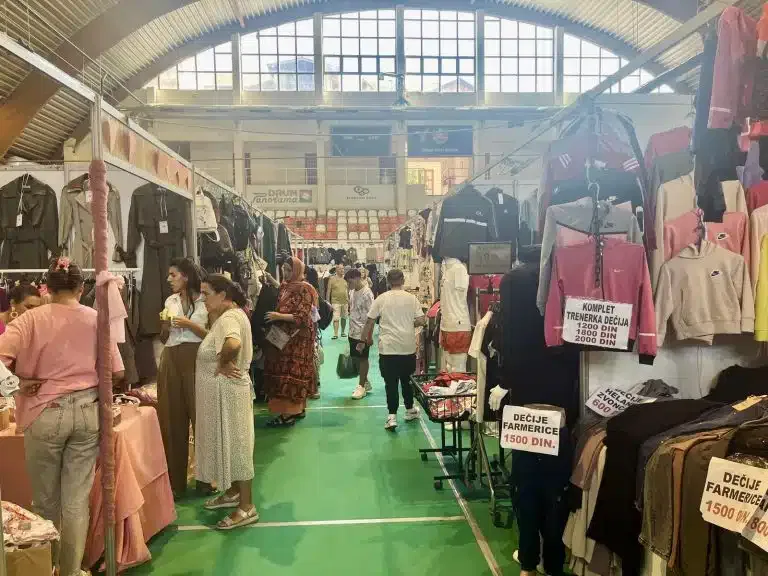 Popusti do 70% na Letnjem vašaru u Novom Pazaru (VIDEO)