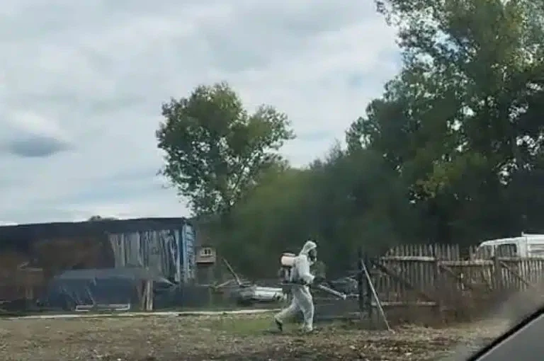 Meštani Selakovca napokon dočekali akciju prskanja protiv buva