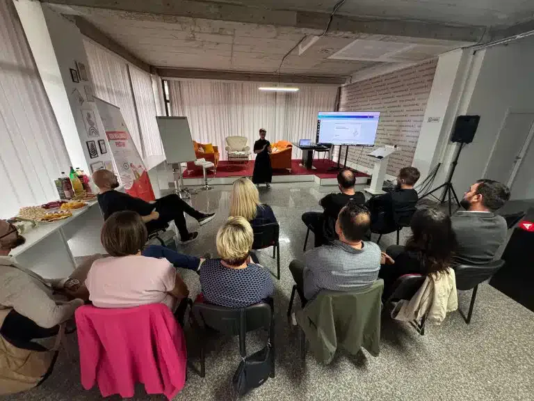 Novinari se moraju prilagoditi društvenim mrežama?