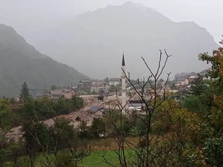 Fehim Selek iz Novog Pazara šalje 30 bagera i kamiona za pomoć poplavljenoj Bosni