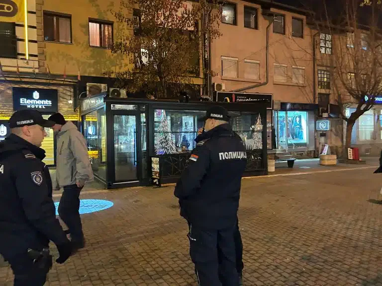 Mladić izboden u centru Novog Pazara, počinilac uhapšen (VIDEO)
