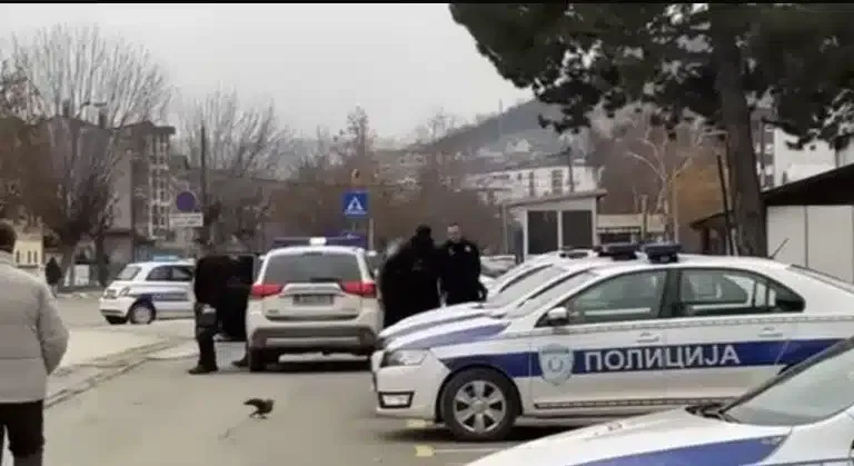 Novopazarska policija uhapsila mladića zbog droge i oružja (VIDEO)