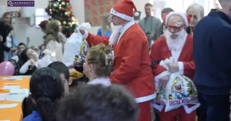 Novogodišnja priredba i dodela paketića u udruženju “MNRO Tahir Taša Delić” (VIDEO)