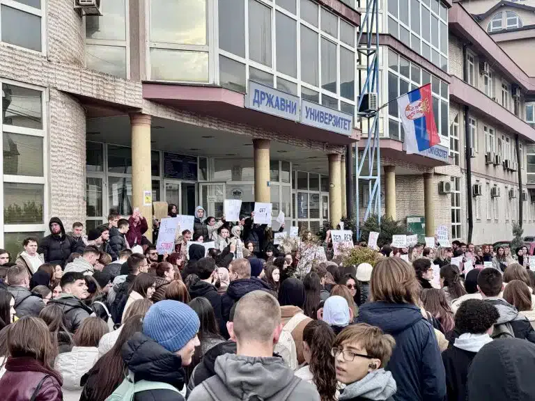 Četvrti protest građana i studenata u Novom Pazaru (VIDEO)
