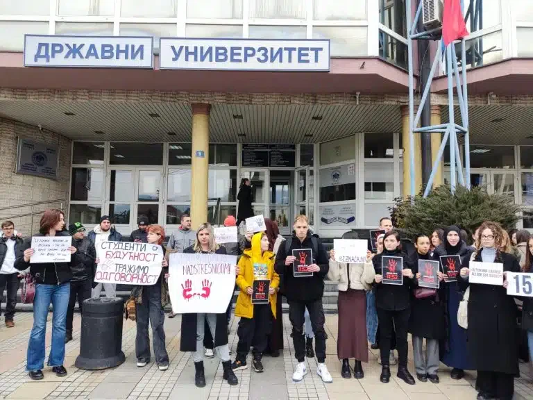 Studenti Novog Pazara: Došli smo da položimo test ljudskosti, bez političke motivacije (VIDEO)