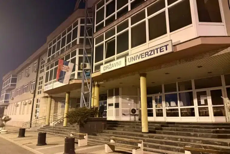 Rektorat: DUNP neće raditi do daljeg, protiv studenata koji su “razbili” ulazna vrata biće podnete krivične prijave