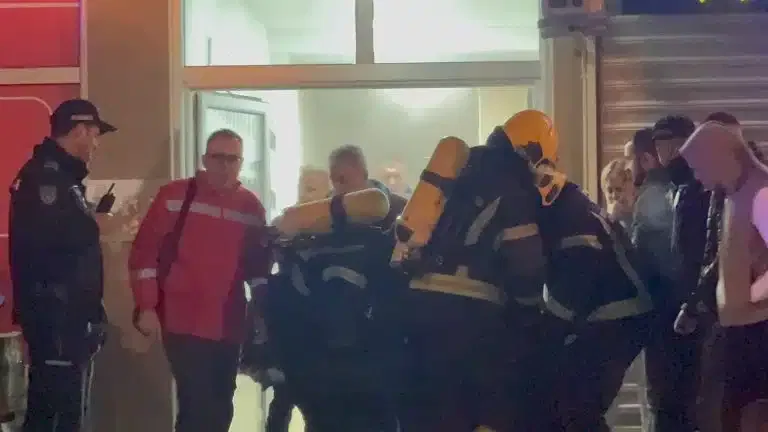 Požar u Novom Pazaru, GRAĐANI HITNO EVAKUISANI (VIDEO)