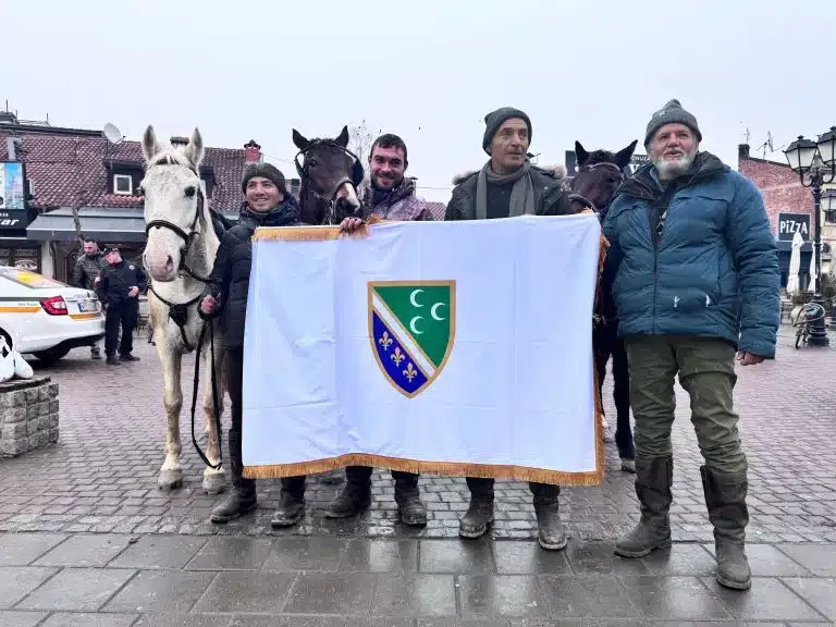 Konjima iz Španije do Meke, preko Novog Pazara (VIDEO)