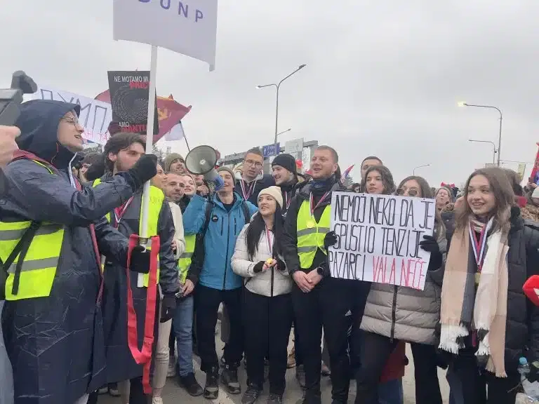 Novopazarski studenti u Kragujevcu: Iako smo umorni srećni smo i zadovoljni (VIDEO)