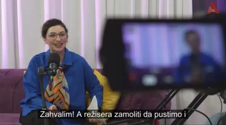 Portal A1 prikazuje drugi humoristički skeč o međuetničkim odnosima: Pogledajte kako to izgleda kada Bošnjak kasni na sufur a Srbin na slavu (VIDEO)