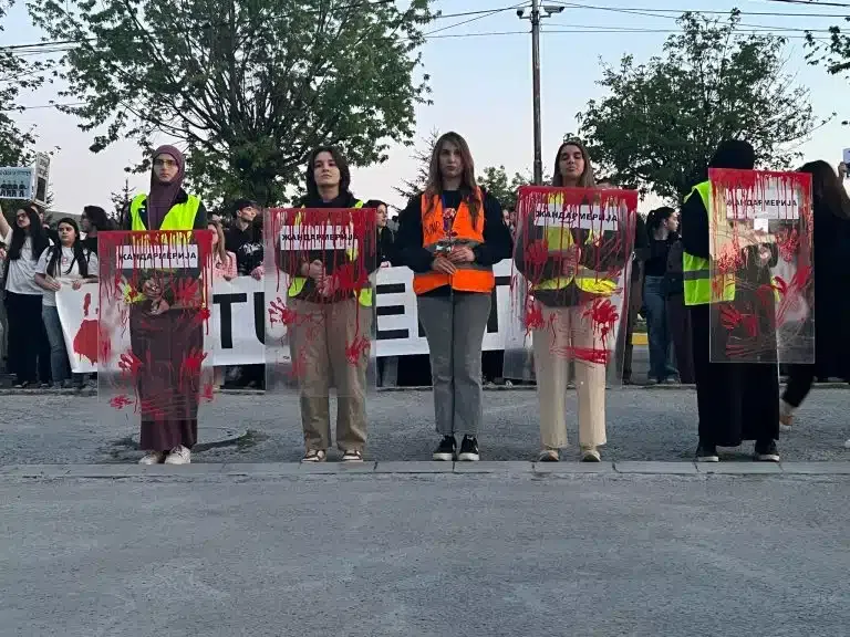 Protestna šetnja „Pištaljkom protiv pendreka “ u Novom Pazaru (VIDEO)