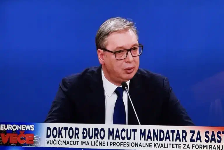Vučić: Mandatar za novu vladu Srbije je profesor doktor Đuro Macut