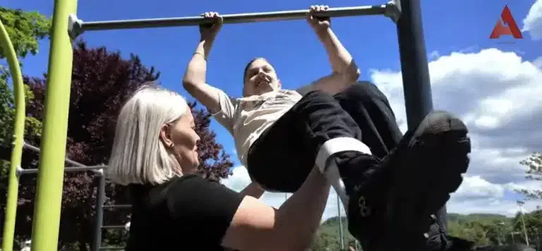 Majčina ljubav čini čuda! Novopazarka: Moje dete će prohodati (VIDEO)