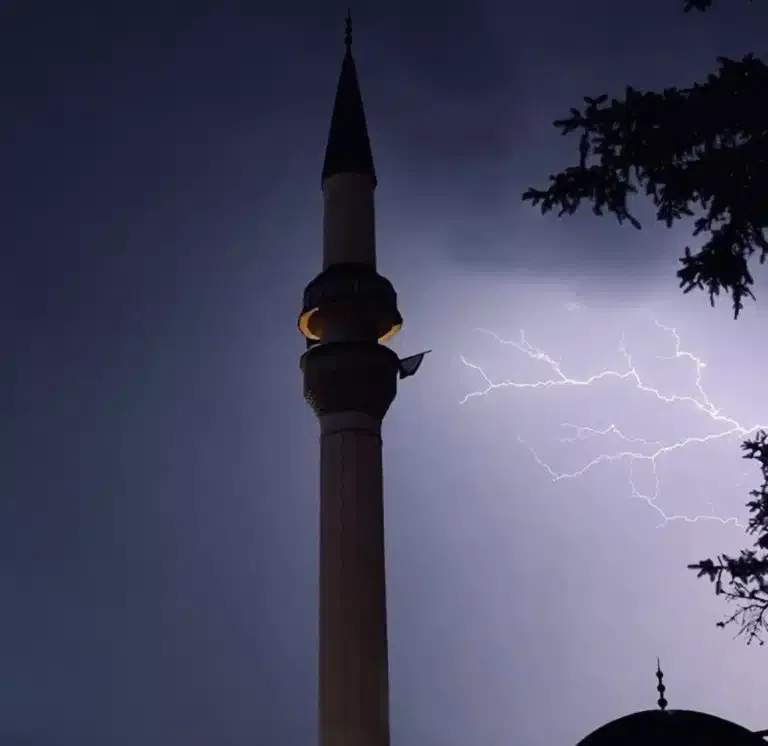 Večeras je Hidžretska noć: Počinje nova 1447. hidžretska godina