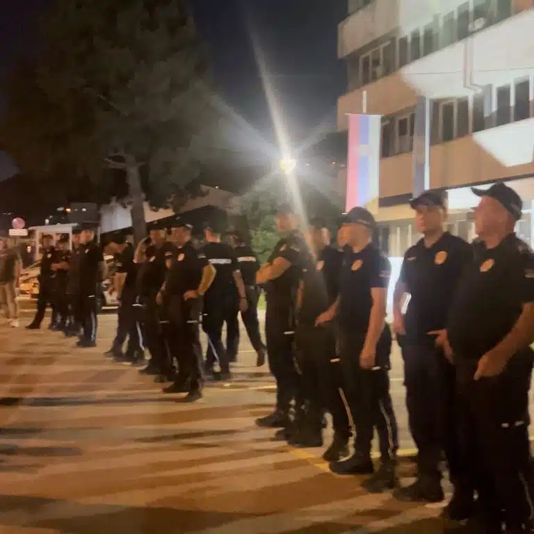 Forum 10 traži od policije da se suzdrži od prekomerne upotrebe sile