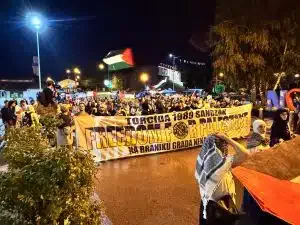 Studenti: Srbi nisu genocidan narod, afinitet prema genocidu pokazuje ovaj režim (VIDEO)