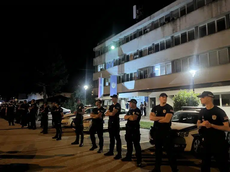Jedna osoba uhapšena tokom blokade u Novom Pazaru (VIDEO)