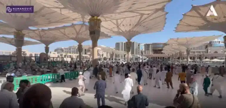 Visoke temperature ne smetaju milionima koji posećuju Saudijsku Arabiju (VIDEO)