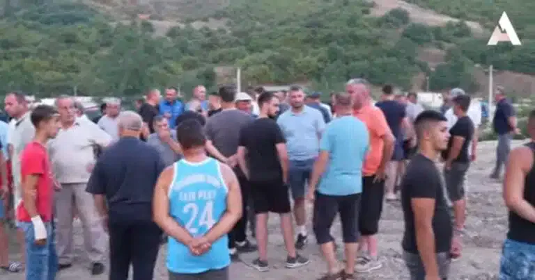 Meštani: Nećemo dozvoliti da ovde bude deponija ili pretovarna stanica (VIDEO)