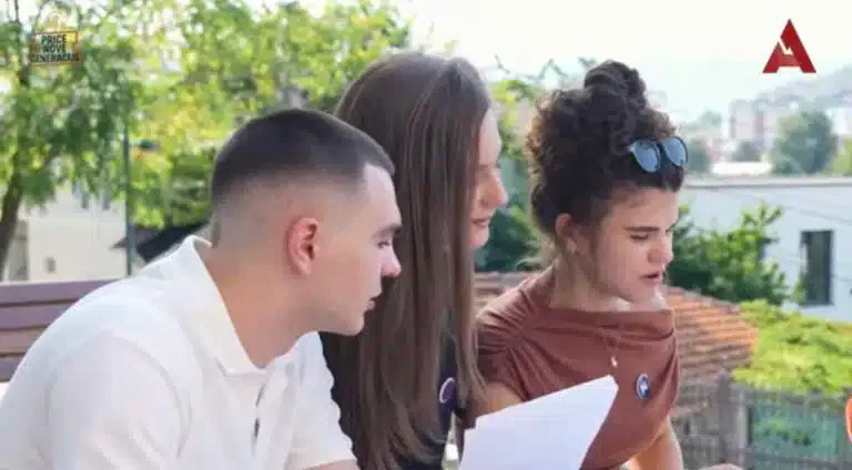 Mladi iz Novog Pazara osvajaju društvene mreže znanjem, a ne trendovima (VIDEO)