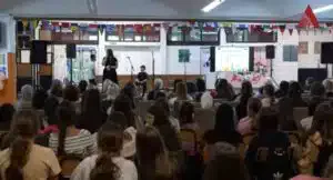 Evropski jezici odjekivali Novim Pazarom: učenici dve škole priredili događaj za pamćenje (VIDEO)