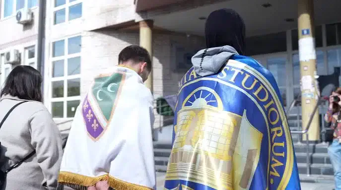 Studenti DUNP-a krenuli u simboličnu šetnju “16 za 16” (VIDEO)