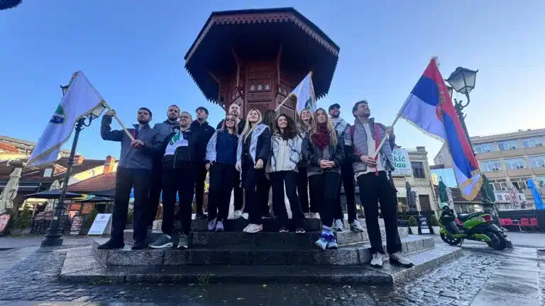 Još jedna grupa studenata krenula iz Novog Pazara ka Novom Sadu (VIDEO)
