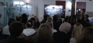 Nagrađivana autorka Milica Popović predstavila film „Ljubavni par iz Sarkofaga“ u Muzeju „Ras” (VIDEO)