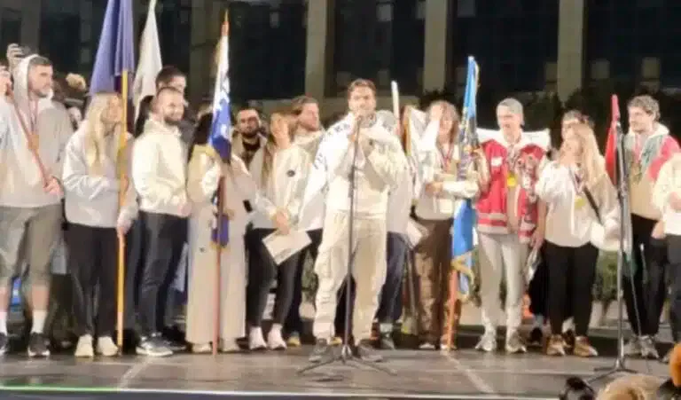 Studenti sa DUNP-a stigli u Novi Sad nakon 16 dana pešačenja (VIDEO)