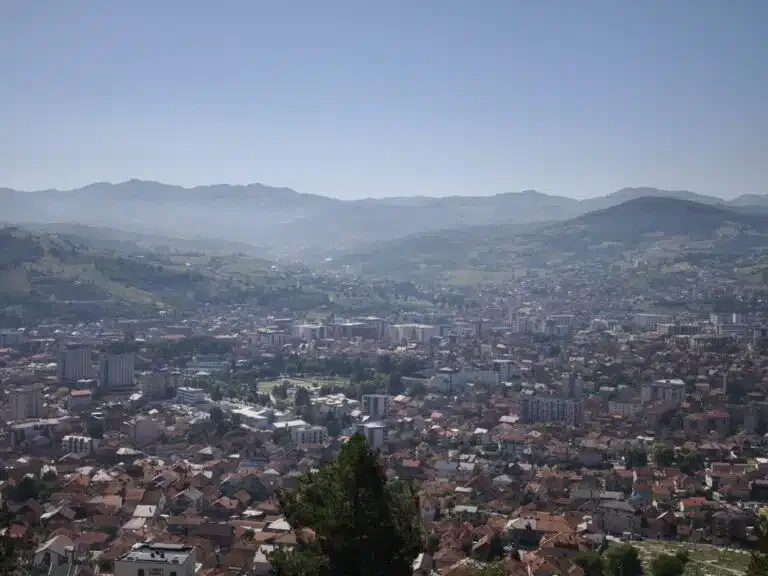 Hladna i promenljiva nedelja u Novom Pazaru: od sunca do snega već do četvrtka