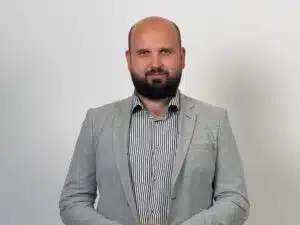 Enes Radetinac prvi dobitnik UNS-ove nagrade „Milorad Doderović“