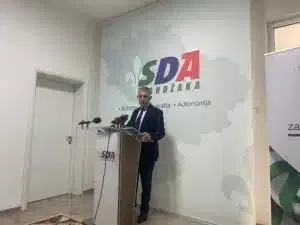 Ugljanin: „Zahtevamo ponavljanje glasanja i zakonit izbor člana REM-a” (VIDEO)